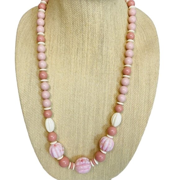Vintage Avon Necklace Pink / Cream Beads 26" Long Retro Accessory - Picture 5 of 11